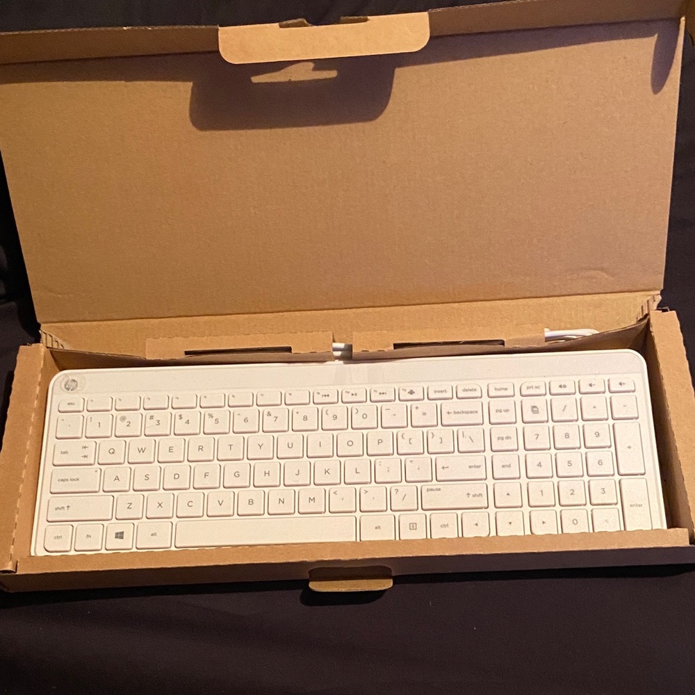 HP Sleek White Keyboard